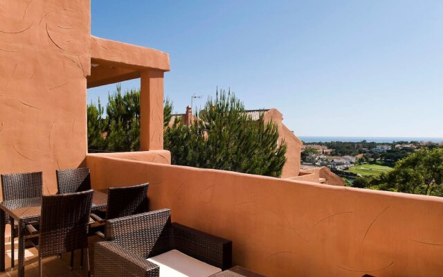 Luxury furnished 1 Bedroom with views AA16