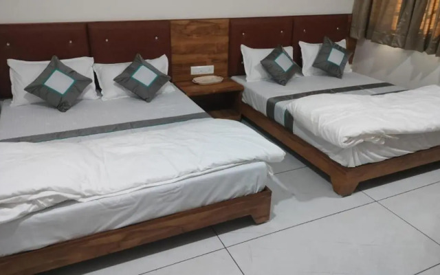 Hotel Relax AC Dormitory
