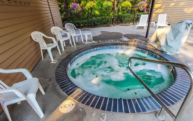 Whispering Woods Resort