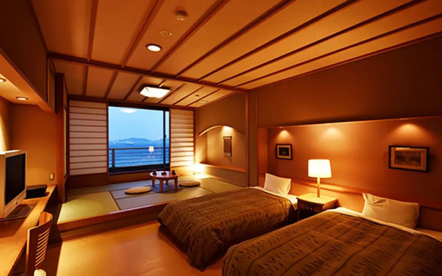 Tenku Kaiyu no Yado Suehiro