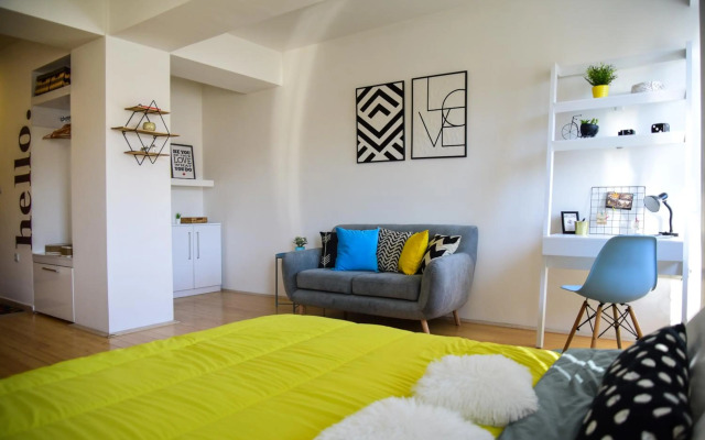 Stylish & Cozy Studio by Danailov Apartments