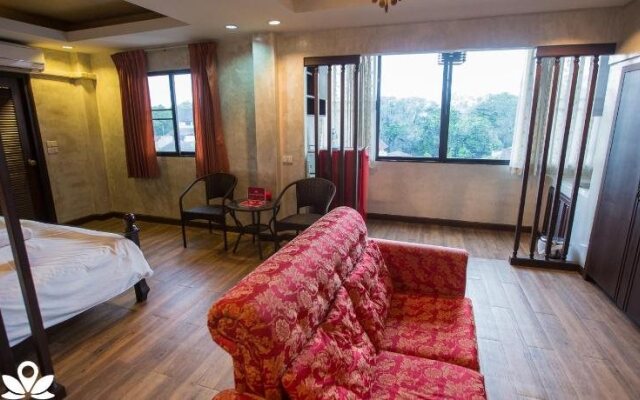 Inspire House Hotel Chiang Mai by ZEN Rooms