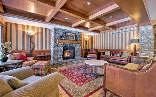 Ski-in/ski-out Brighton Condo w/ Pool & Hot Tub