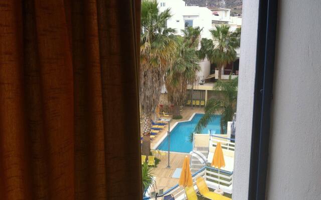 Kassavetis Center - Hotel Studios & Apartments