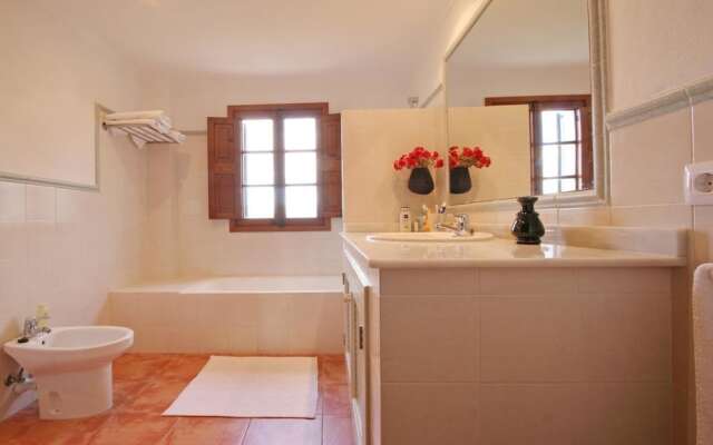 Villa - 3 Bedrooms with Pool, WiFi and Sea views - 103127