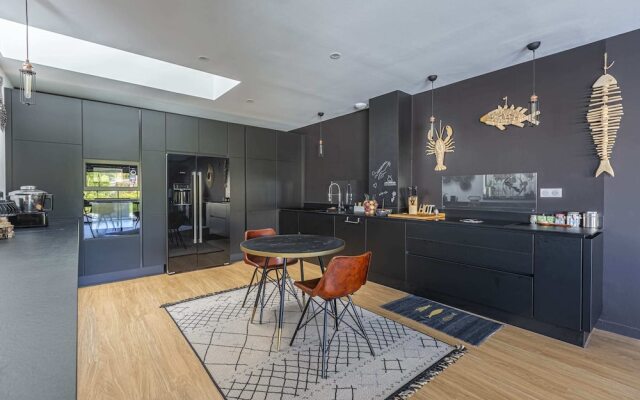 Stunning Home with Private Pool and Patio by GuestReady