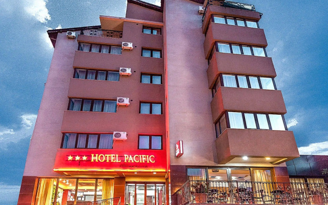 Lira Pacific Aparthotel