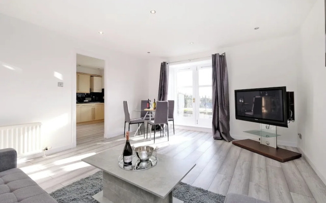 Orange Apartments - Belgrave Mansions