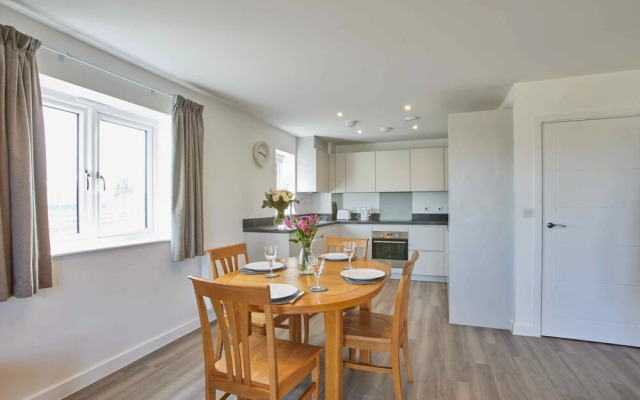 Ebbsfleet International Apartment