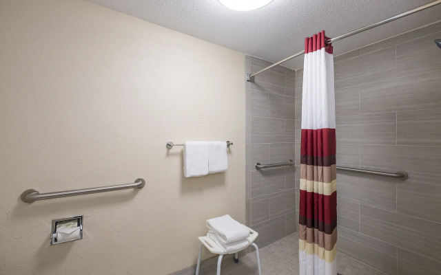 Red Roof Inn PLUS+ & Suites Knoxville West-Cedar Bluff