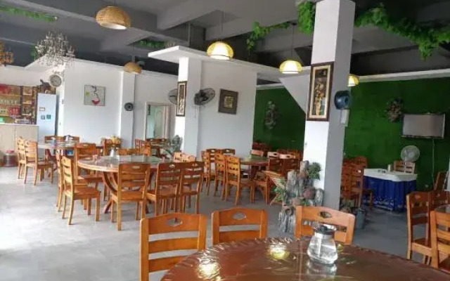 Ziqi Donglai Restaurant