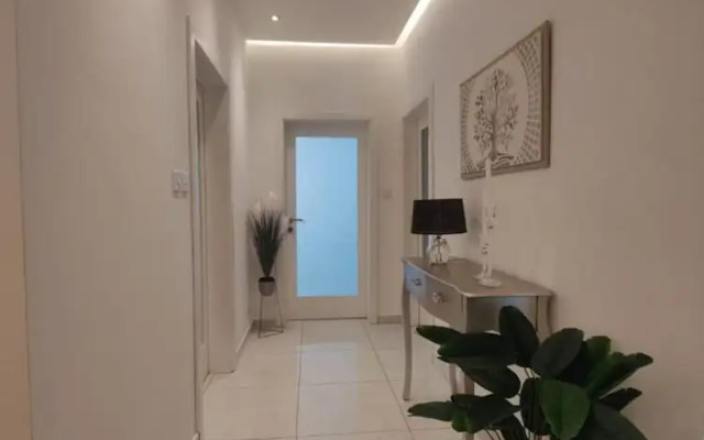 Eivissa Apartment - Spacious Accommodation