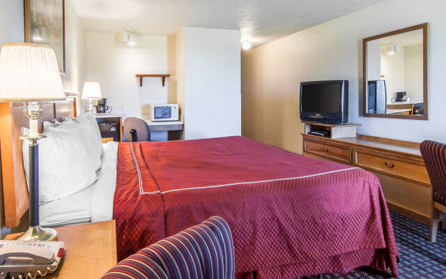Rodeway Inn & Suites