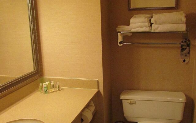 Holiday Inn Burlington Conference Centre by IHG