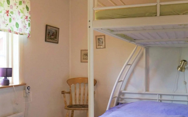 Two-Bedroom Holiday home in Åsarp 3