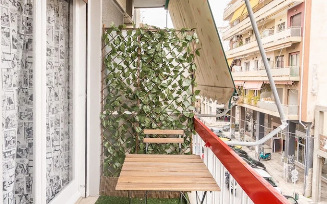 Comfy Kerameikos Apartment by Cloudkeys