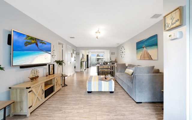 Sunny Waterside B in Dania Beach
