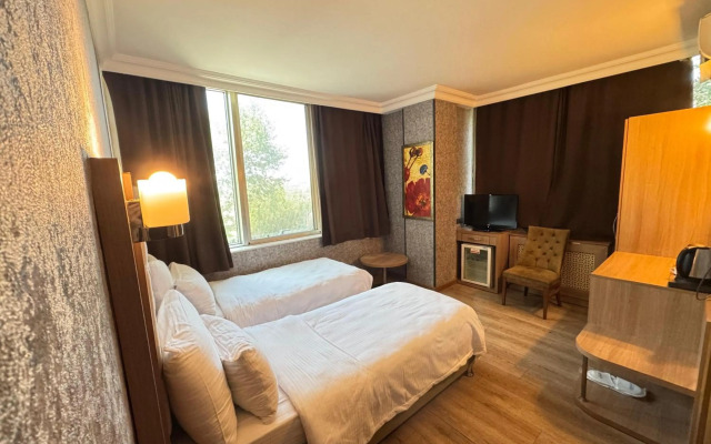 Lounge Boutique Hotel