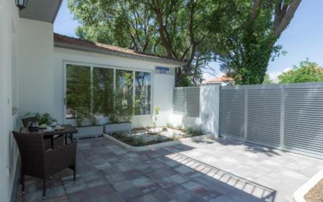 Sara Residence