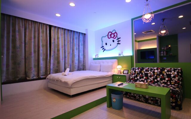 85 Childhood Suite