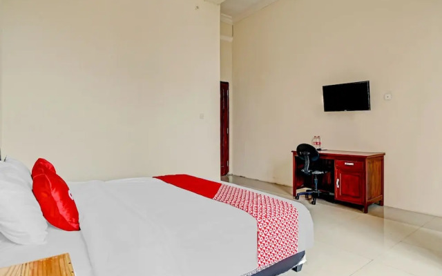 OYO Life 90544 Grand Redisa