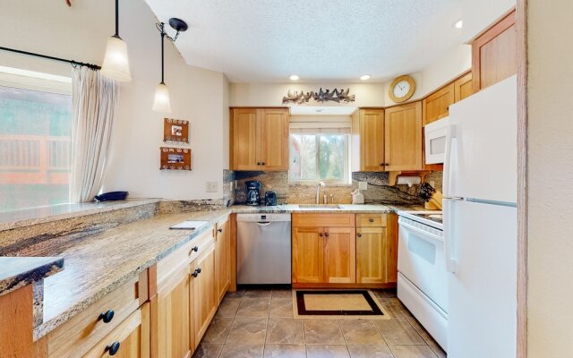 Pine Ridge Condominiums