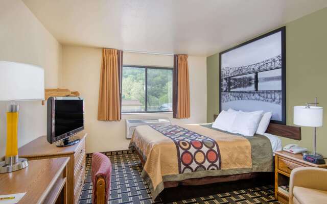 Super 8 by Wyndham Wheeling/Saint Clairsville OH Area