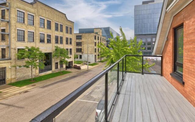 Entire 3-Units Top-Floor Across From Google