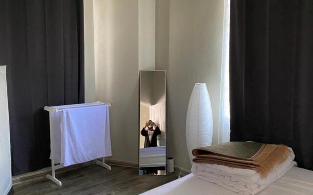 Homestay Aston Garden Kb