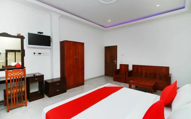 OYO 339 Chandiv Hotel