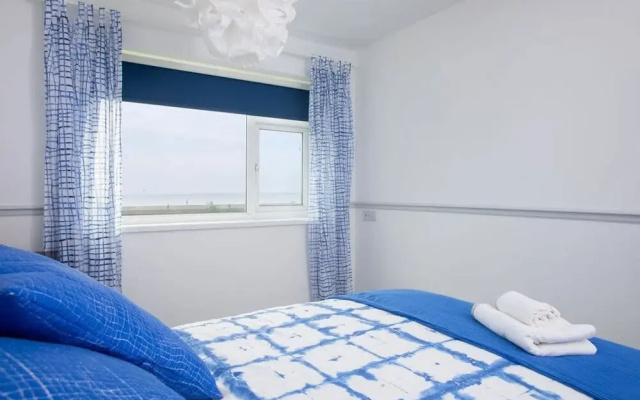 Bright Modern Selsey Seafront Home