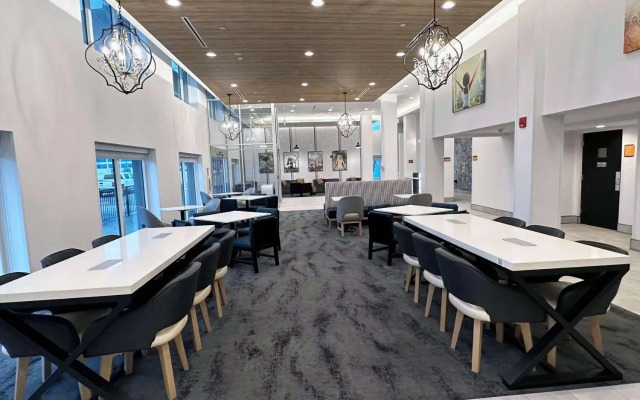 Hyatt Place Chicago O'Hare Airport