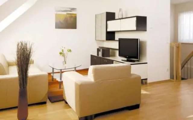 Dr. Riess Apartments