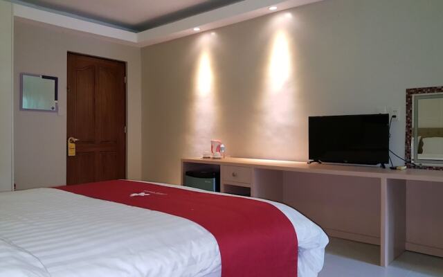 Phil Oasis Hotel & Resort