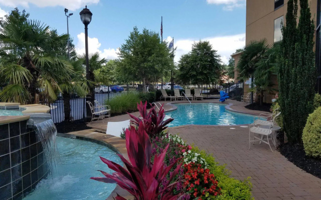 Hampton Inn & Suites ATL-Six Flags