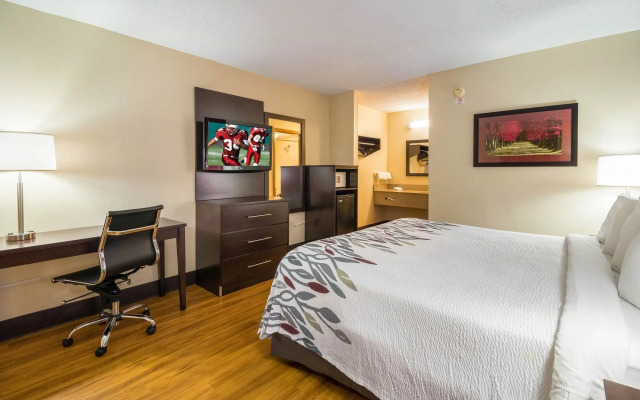 Red Roof Inn Clarksville