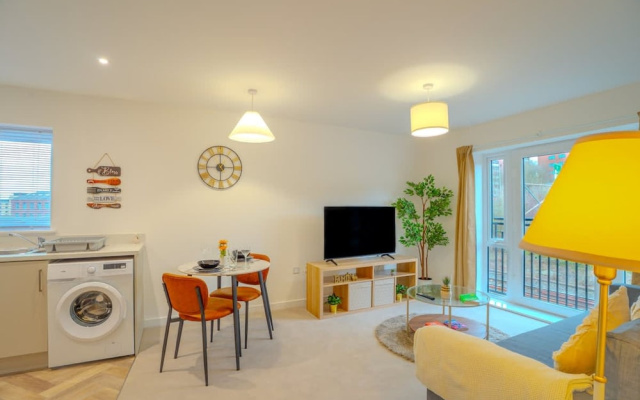 2 Bed Stylish Stay - By Holiday Homes