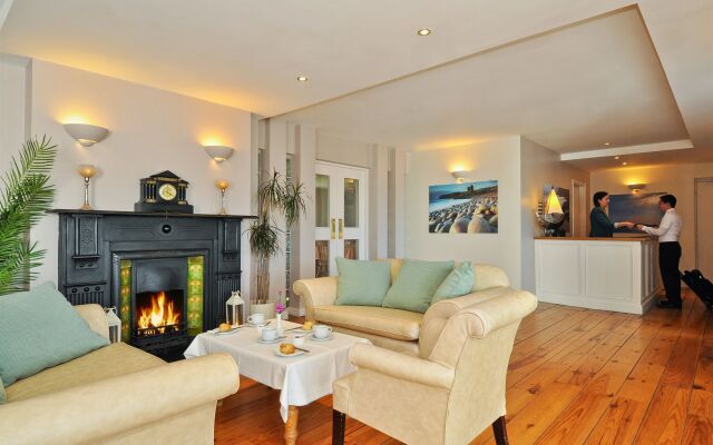 Dingle Harbour Lodge