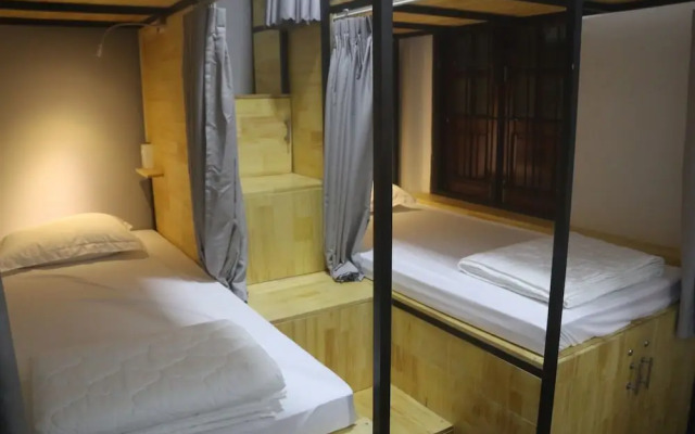 Vector Hostel