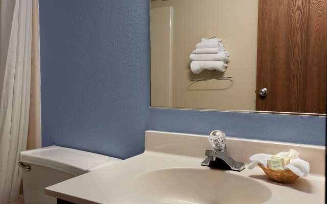 Super 8 by Wyndham Cromwell/Middletown