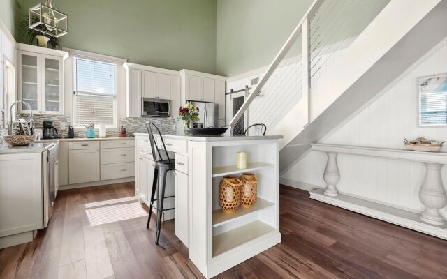 Hemingway Sunrise by Vtrips