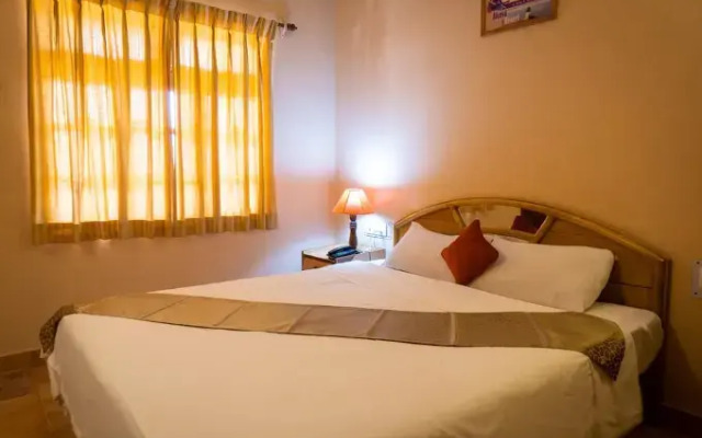 Alcove Beach Resort