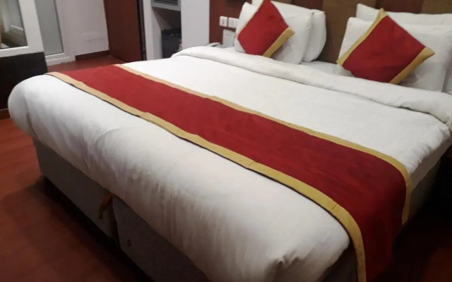 OYO 87910 Hotel SUN PLAZA