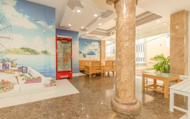 Hoang Truong Hotel by OYO Rooms