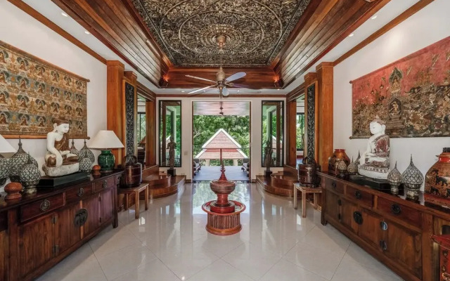 Naiharn 4br Private PoolVilla near Beach