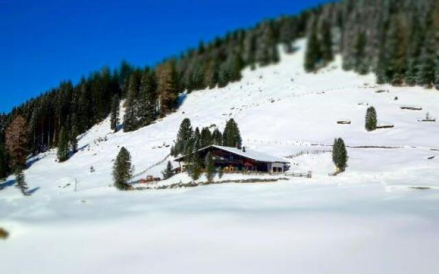 Berggasthaus Höllensteinhütte