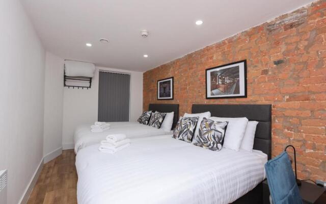 Concert Square Apartments by Happy Days