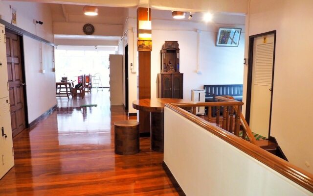 Esse Hostel