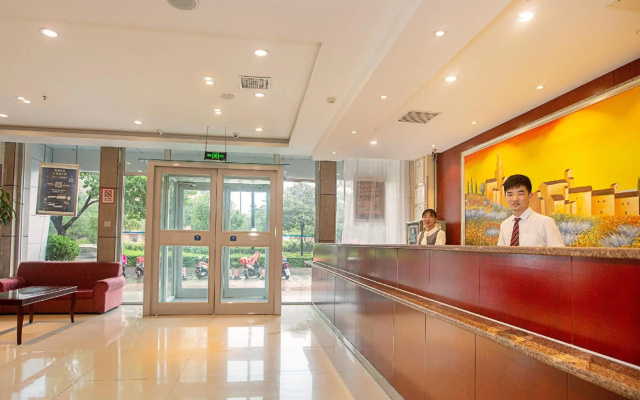 Hanting Express Luoyang Longmen Railway Station – People – Luoyang