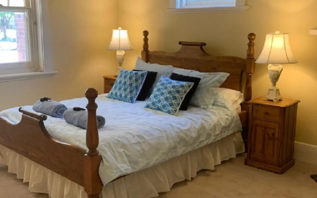 Adelaide Style Accommodation - City to Beach - Free WIFI - Free 3 car parking - Great location – Guest Rooms – Adelaide